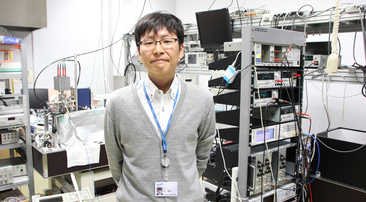 Senior Researcher Hara, who is developing microchip technology for atomic clocks