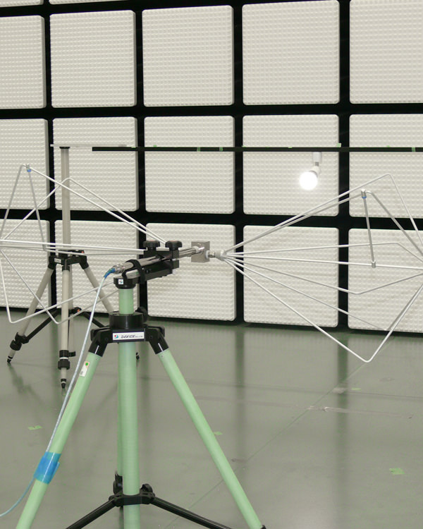 Measurement of electromagnetic noise radiated from LED bulbs and AC power lines